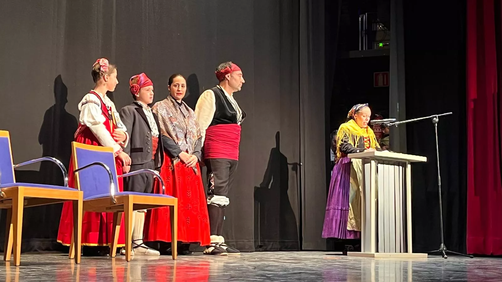 Gala de colofón del 70 aniversario de la Asociación Folklórica Santa Cecilia e inicio de sus fiestas. Foto Mercedes Manterola