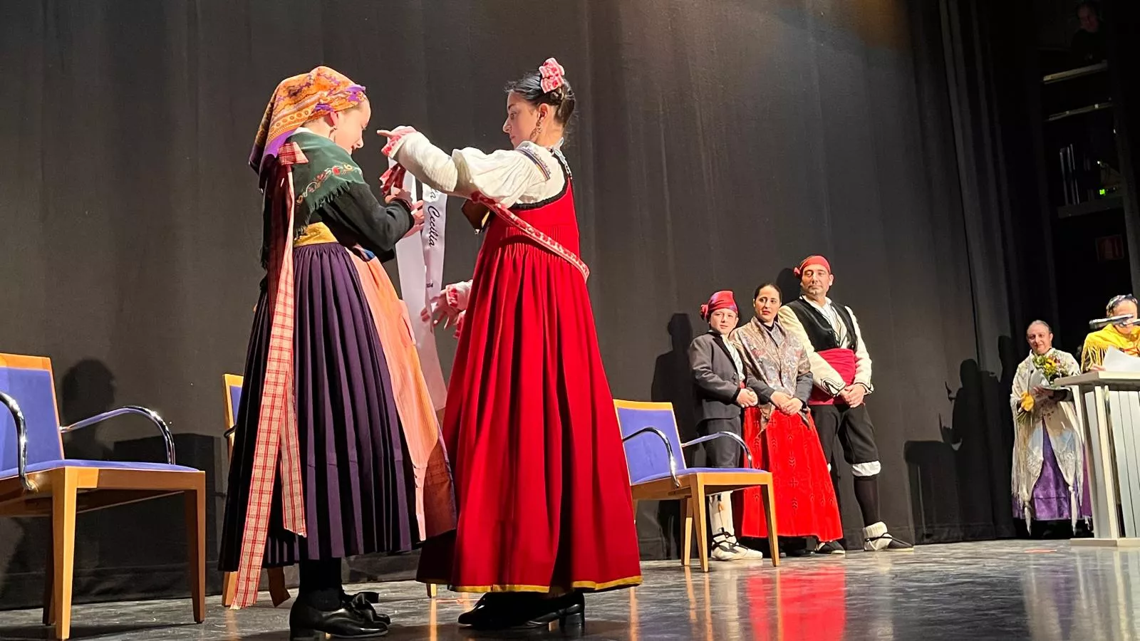 Gala de colofón del 70 aniversario de la Asociación Folklórica Santa Cecilia e inicio de sus fiestas. Foto Mercedes Manterola