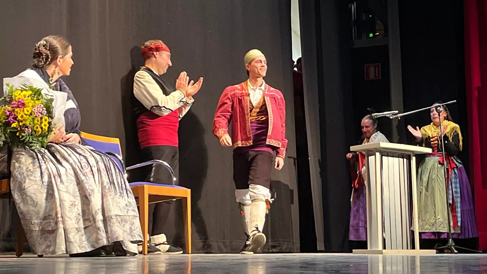 Gala de colofón del 70 aniversario de la Asociación Folklórica Santa Cecilia e inicio de sus fiestas. Foto Mercedes Manterola