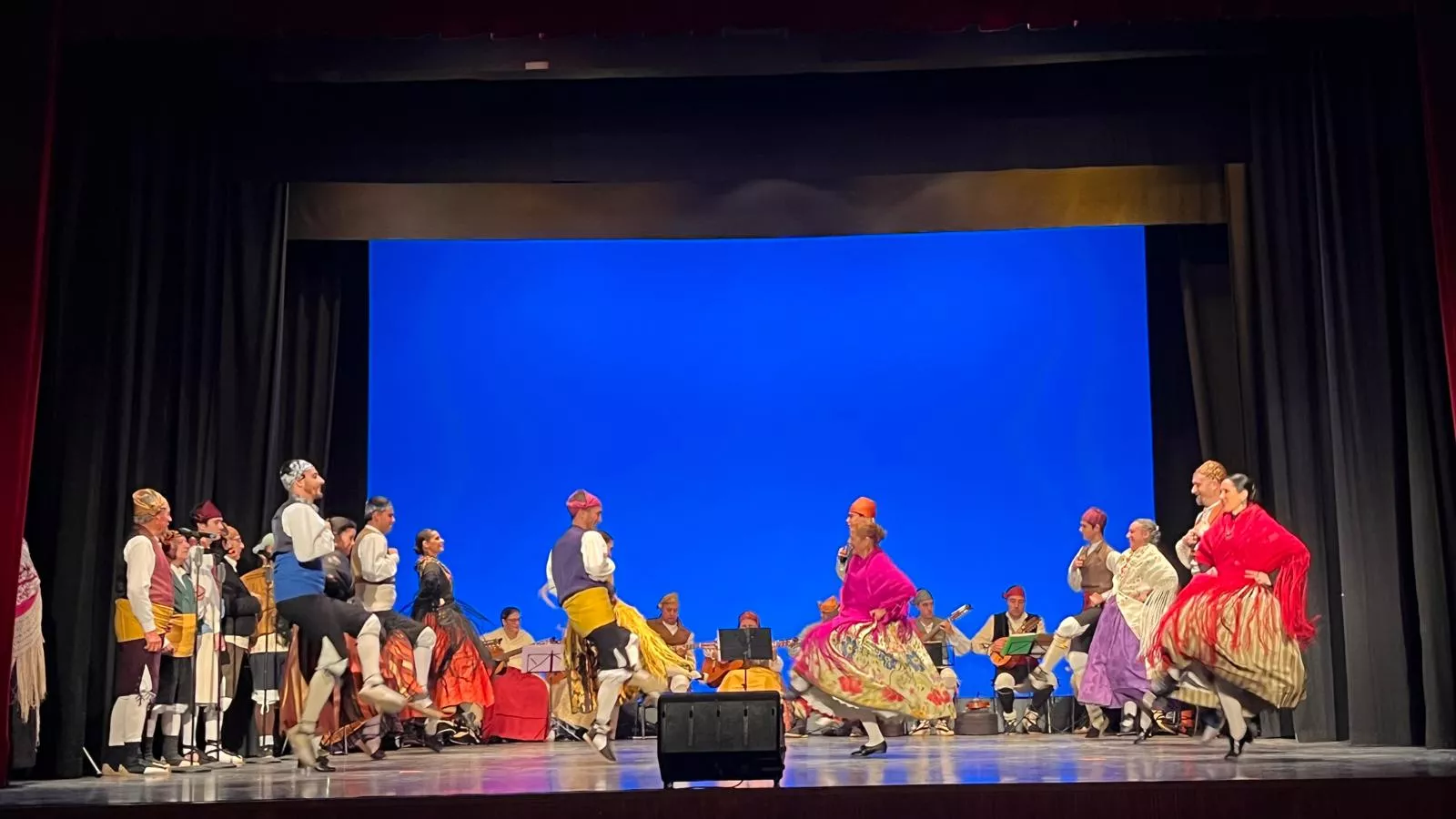 Gala de colofón del 70 aniversario de la Asociación Folklórica Santa Cecilia e inicio de sus fiestas. Foto Mercedes Manterola