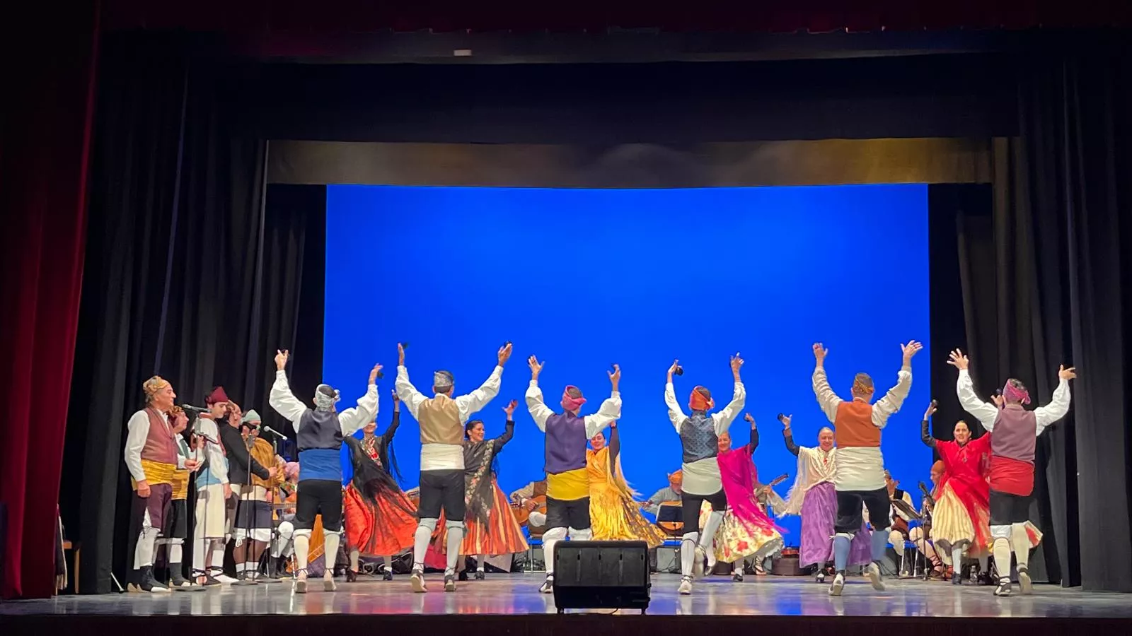 Gala de colofón del 70 aniversario de la Asociación Folklórica Santa Cecilia e inicio de sus fiestas. Foto Mercedes Manterola