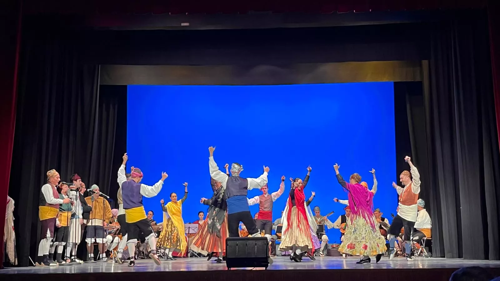 Gala de colofón del 70 aniversario de la Asociación Folklórica Santa Cecilia e inicio de sus fiestas. Foto Mercedes Manterola
