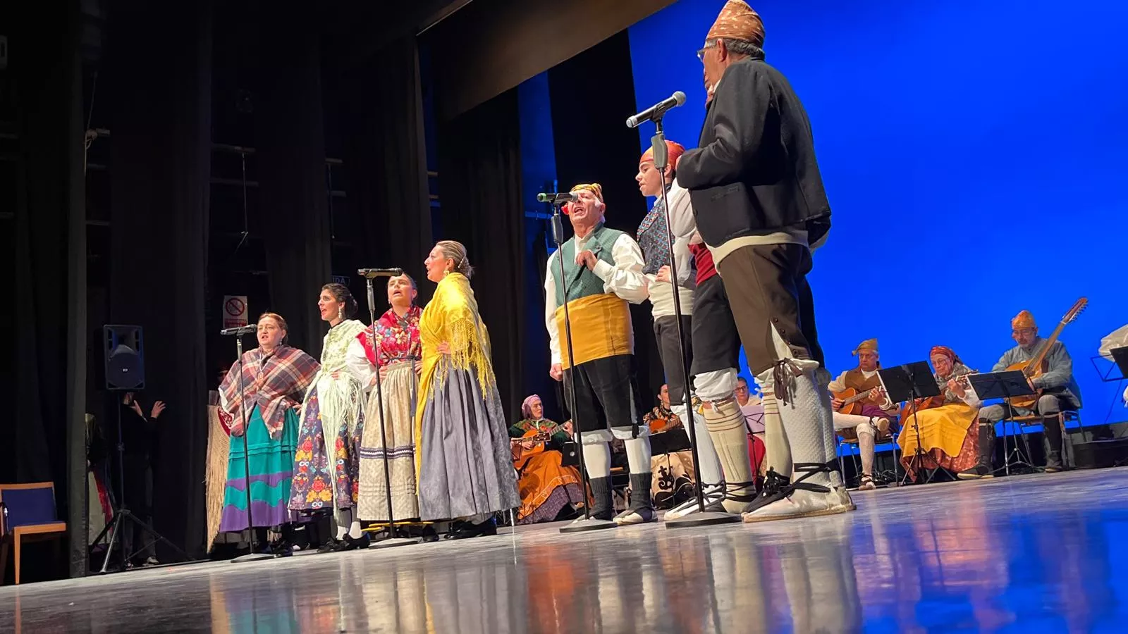 Gala de colofón del 70 aniversario de la Asociación Folklórica Santa Cecilia e inicio de sus fiestas. Foto Mercedes Manterola