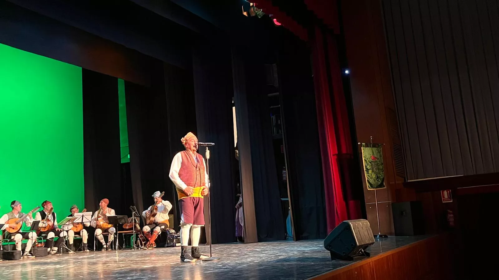 Gala de colofón del 70 aniversario de la Asociación Folklórica Santa Cecilia e inicio de sus fiestas. Foto Mercedes Manterola