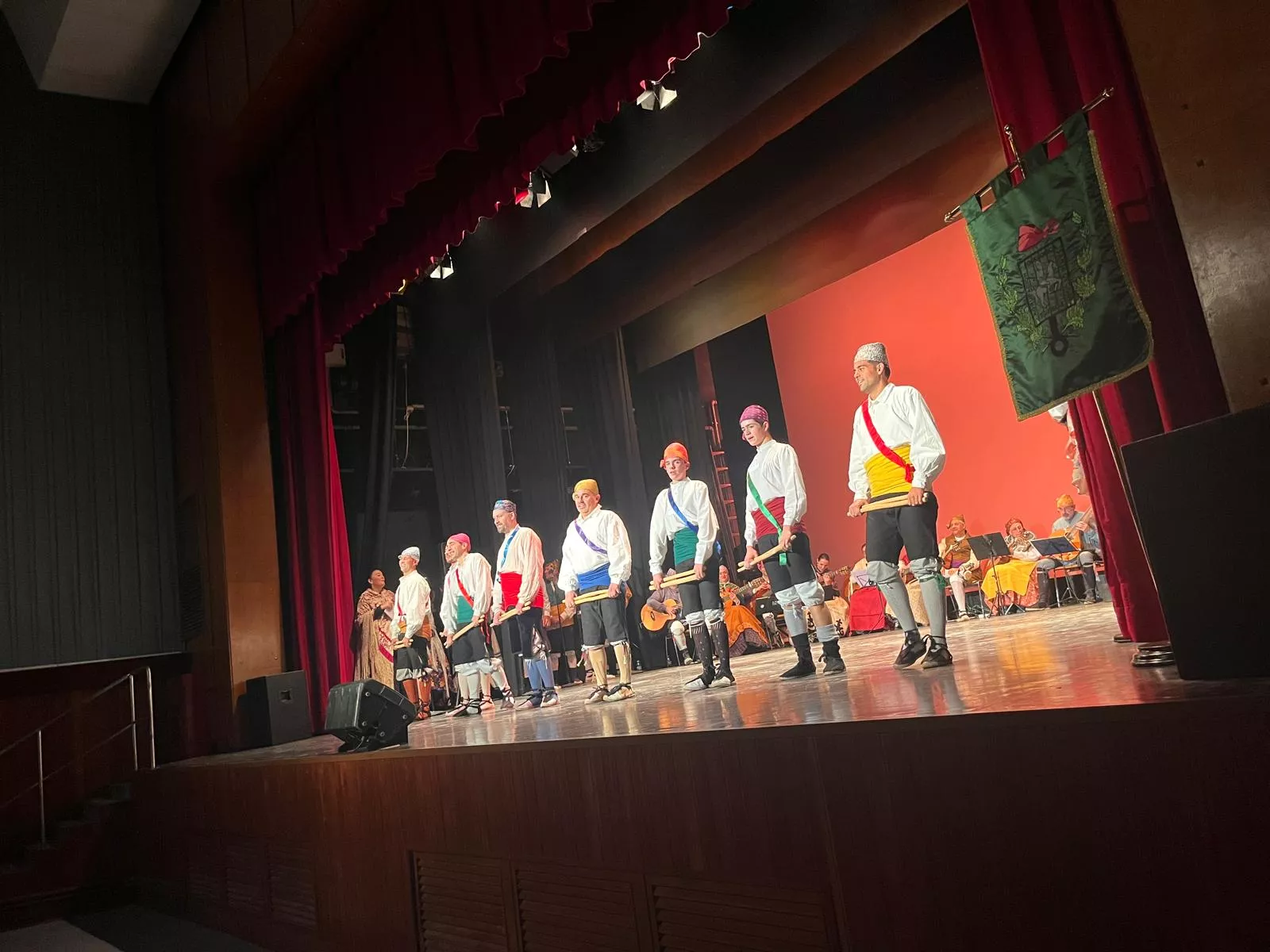 Gala de colofón del 70 aniversario de la Asociación Folklórica Santa Cecilia e inicio de sus fiestas. Foto Mercedes Manterola