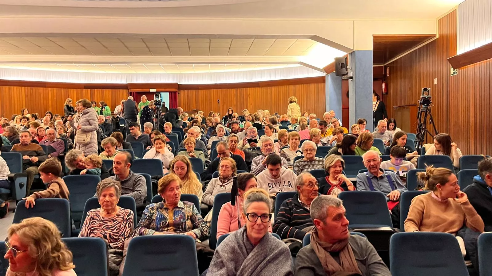 Gala de colofón del 70 aniversario de la Asociación Folklórica Santa Cecilia e inicio de sus fiestas. Foto Mercedes Manterola
