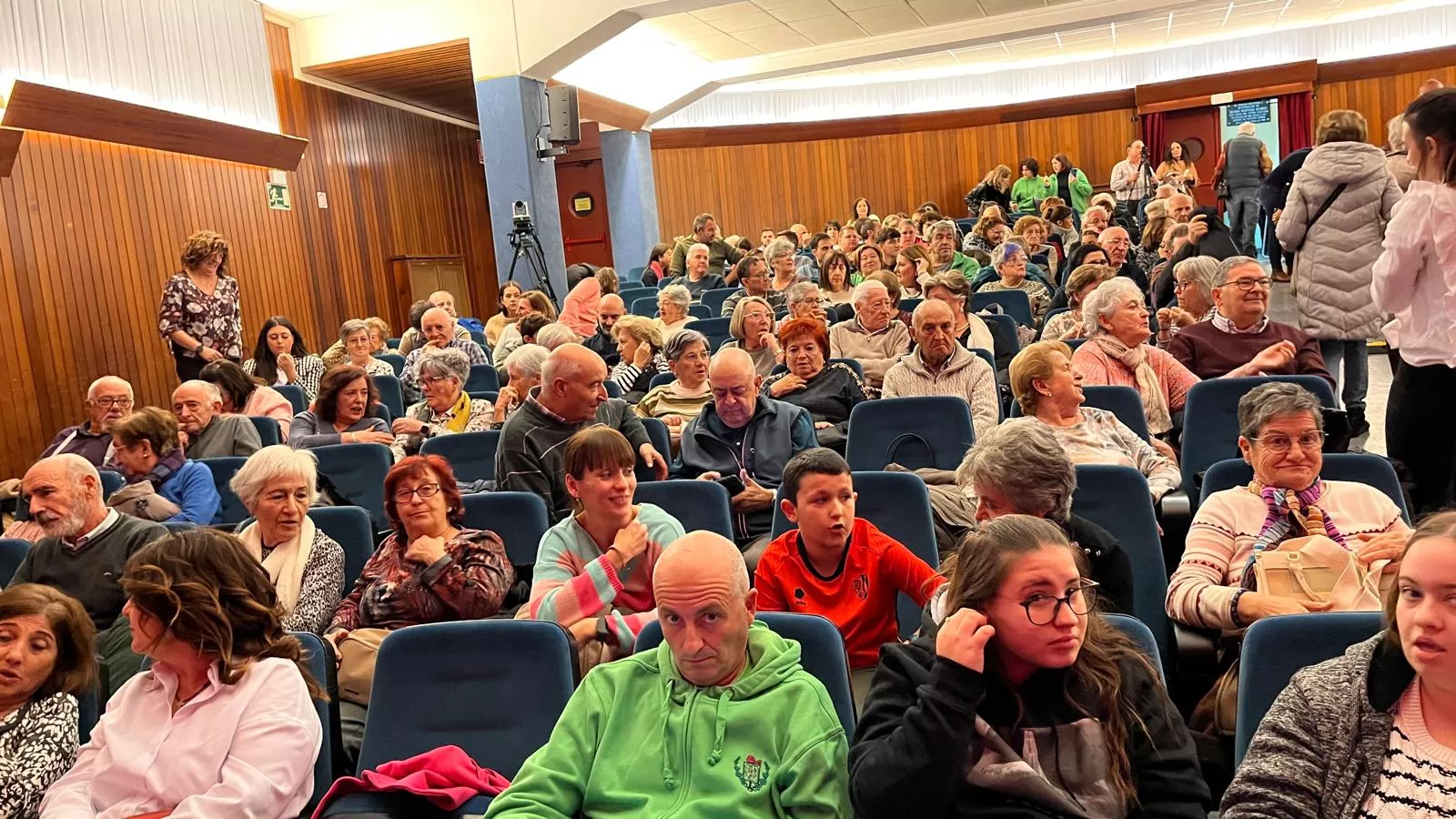 Gala de colofón del 70 aniversario de la Asociación Folklórica Santa Cecilia e inicio de sus fiestas. Foto Mercedes Manterola