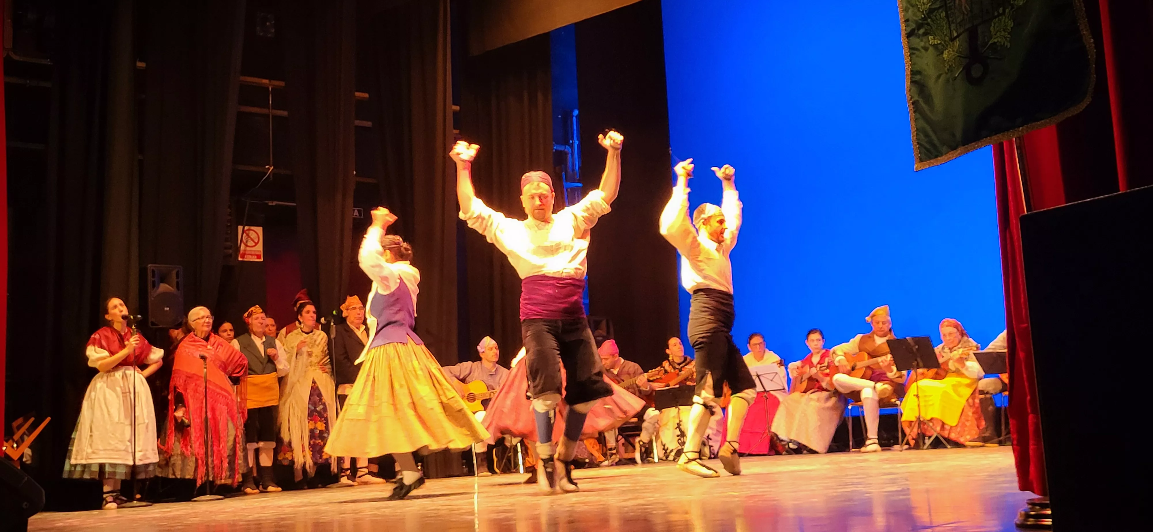 Gala de colofón del 70 aniversario de la Asociación Folklórica Santa Cecilia e inicio de sus fiestas. Foto Mercedes Manterola