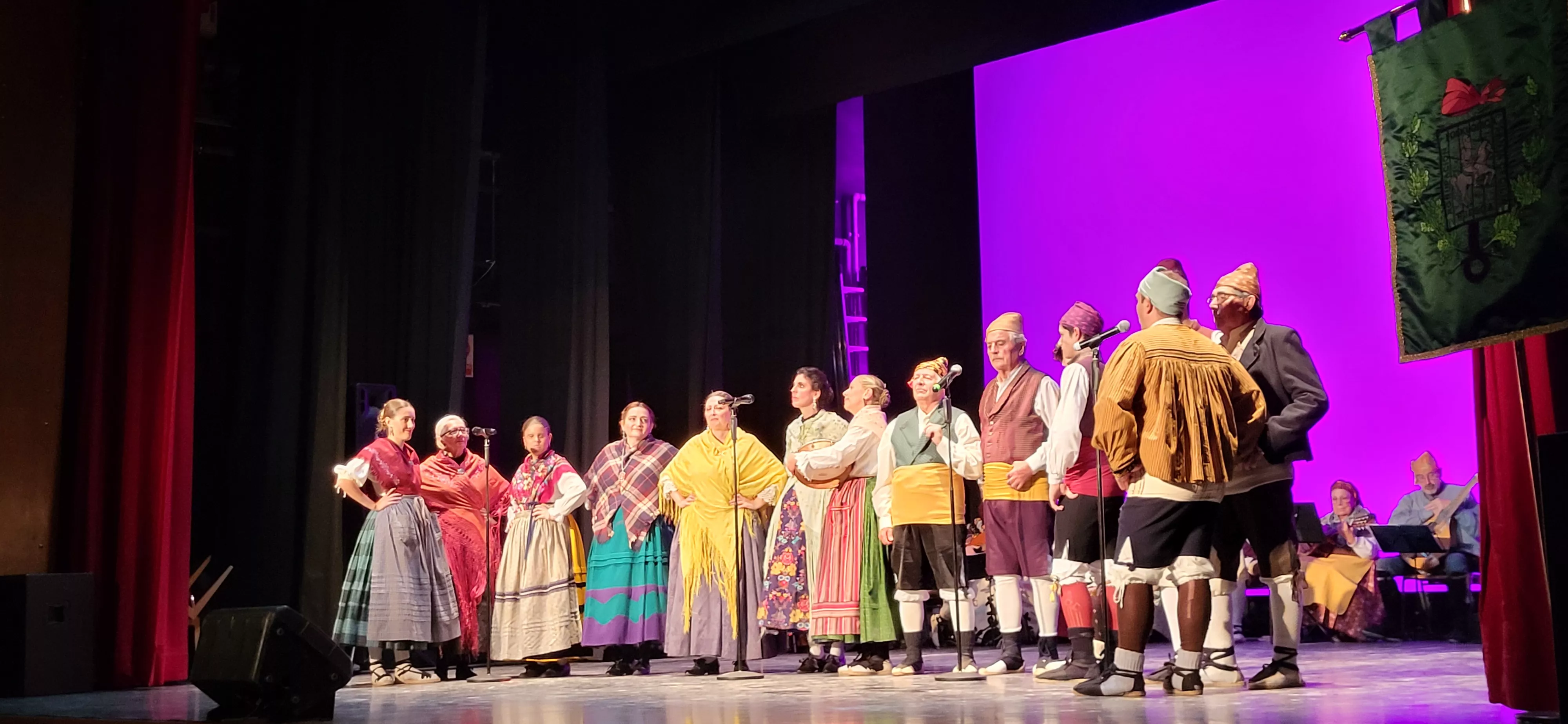 Gala de colofón del 70 aniversario de la Asociación Folklórica Santa Cecilia e inicio de sus fiestas. Foto Mercedes Manterola