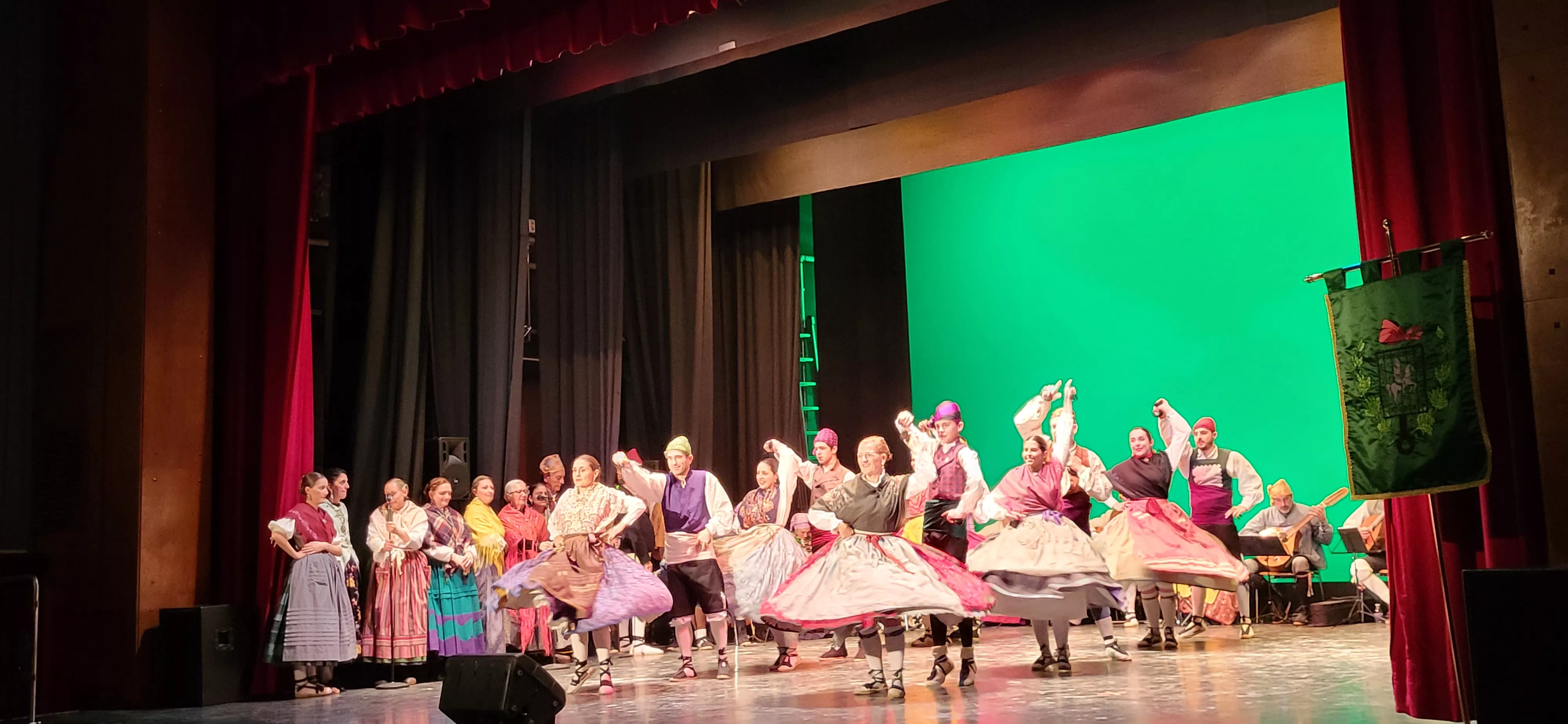 Gala de colofón del 70 aniversario de la Asociación Folklórica Santa Cecilia e inicio de sus fiestas. Foto Mercedes Manterola