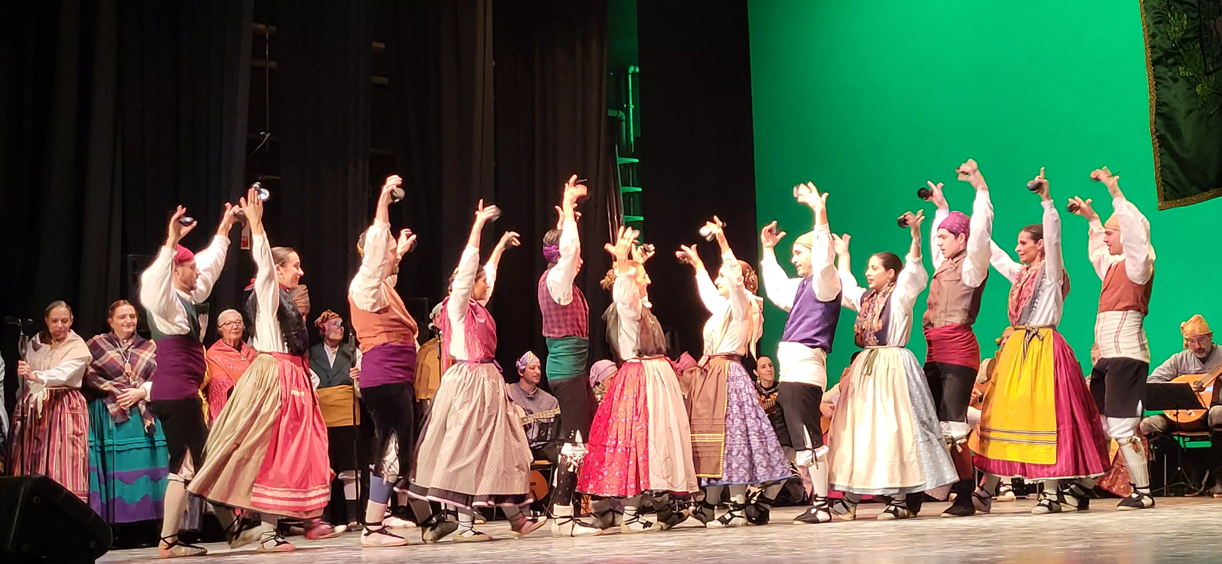 Gala de colofón del 70 aniversario de la Asociación Folklórica Santa Cecilia e inicio de sus fiestas. Foto Mercedes Manterola