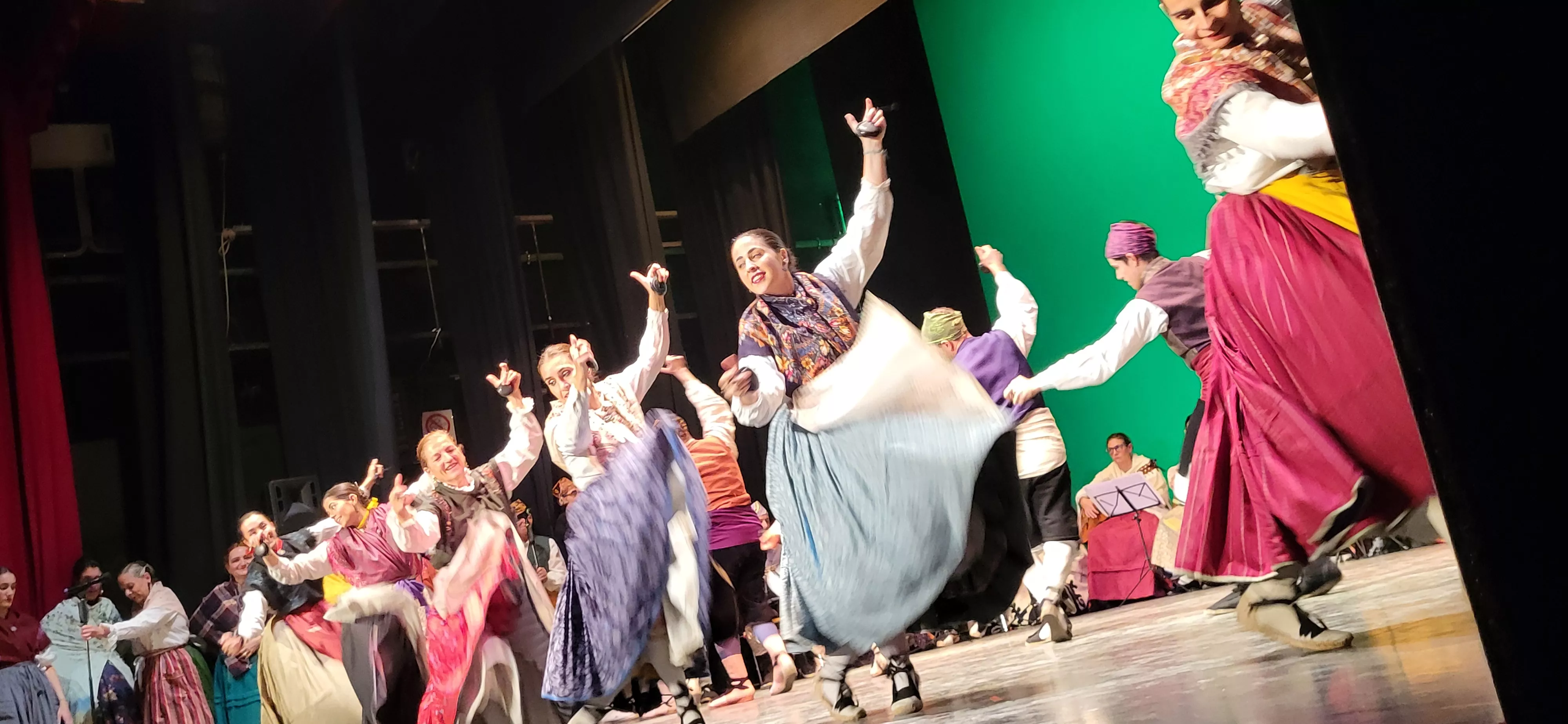 Gala de colofón del 70 aniversario de la Asociación Folklórica Santa Cecilia e inicio de sus fiestas. Foto Mercedes Manterola