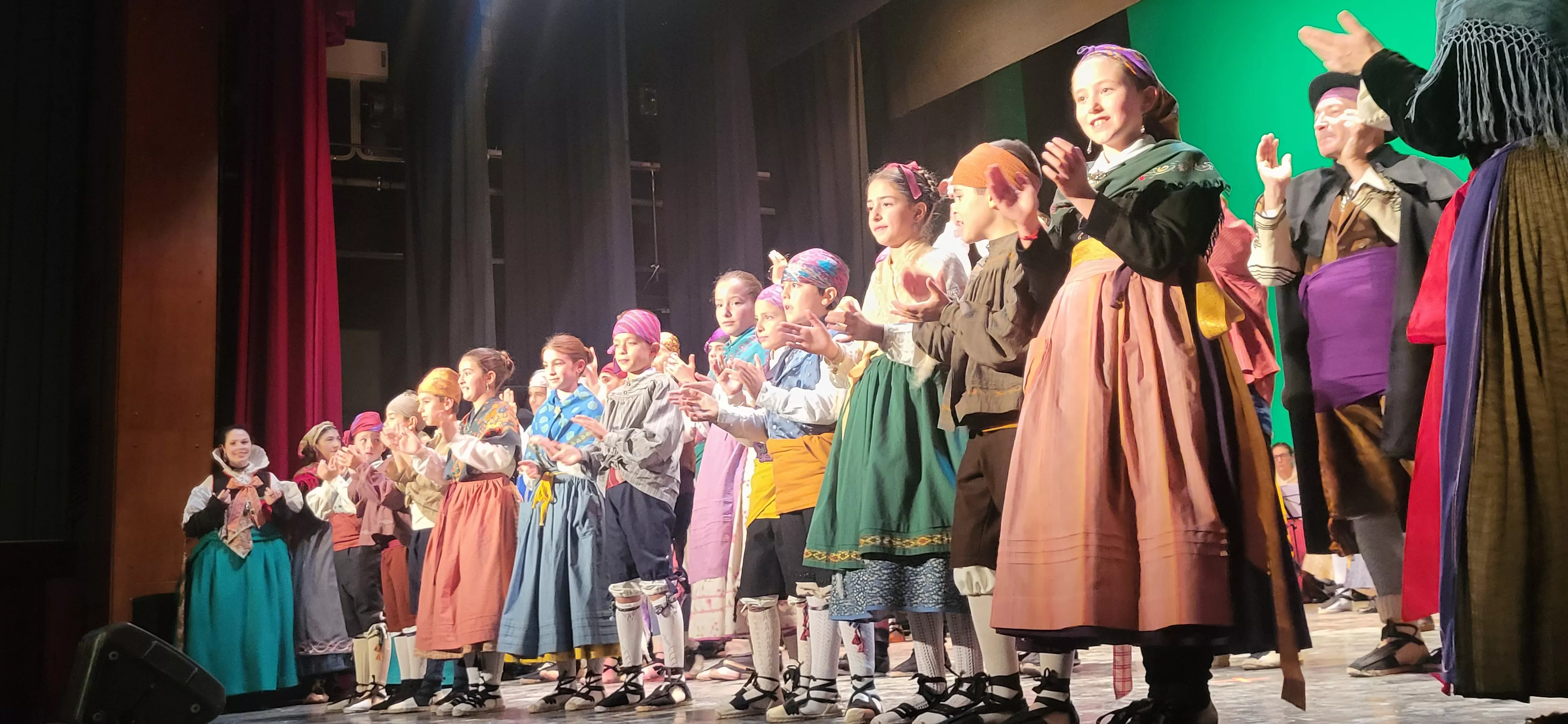 Gala de colofón del 70 aniversario de la Asociación Folklórica Santa Cecilia e inicio de sus fiestas. Foto Mercedes Manterola