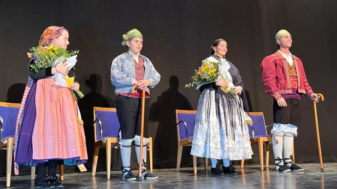 Mairalesas y mayorales de Santa Cecilia. Foto Mercedes Manterola Mairalesas y mayorales de Santa Cecilia. Foto Mercedes Manterola