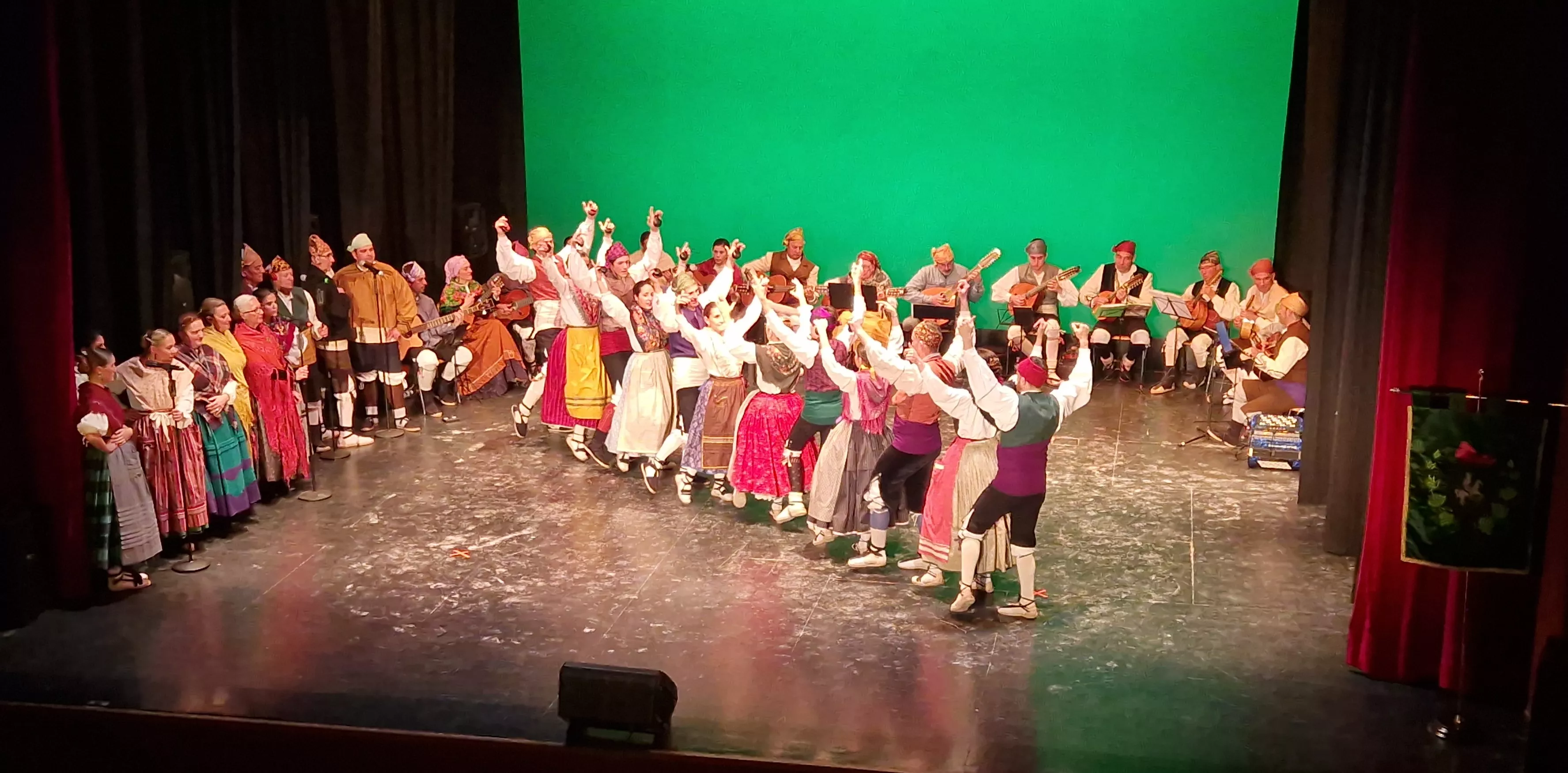 Gala de colofón del 70 aniversario de la Asociación Folklórica Santa Cecilia e inicio de sus fiestas. Foto Myriam Martínez