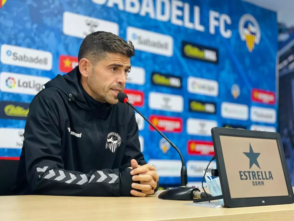 La peor racha del Huesca de Antonio Hidalgo