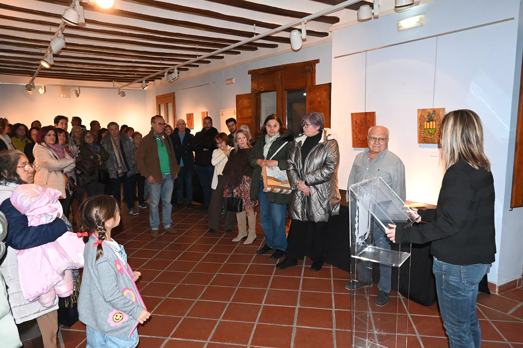 Inauguración de la exposición de Alberto Escartín en Sariñena. Foto Carlos Jalle González Inauguración de la exposición de Alberto Escartín en Sariñena. Foto Carlos Jalle González
