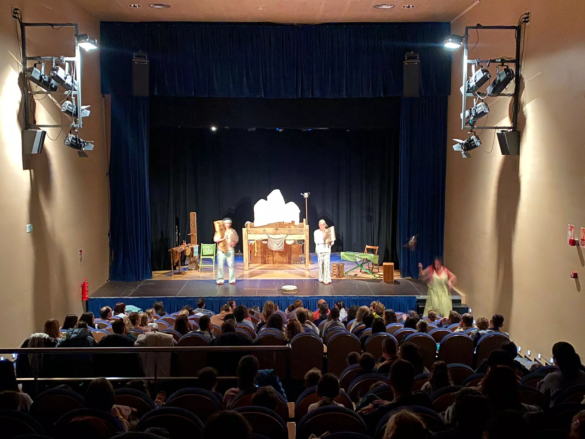 Actuación de Los Titiriteros en el acto de la Zoiti en el Santiago Escartín de Huesca