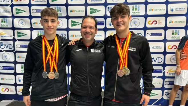 Alejandro Gállego y Gonzalo Isabal con Roberto Mollinedo Alejandro Gállego y Gonzalo Isabal con Roberto Mollinedo