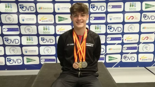 Gonzalo Isábal, con sus tres medallas Gonzalo Isábal, con sus tres medallas