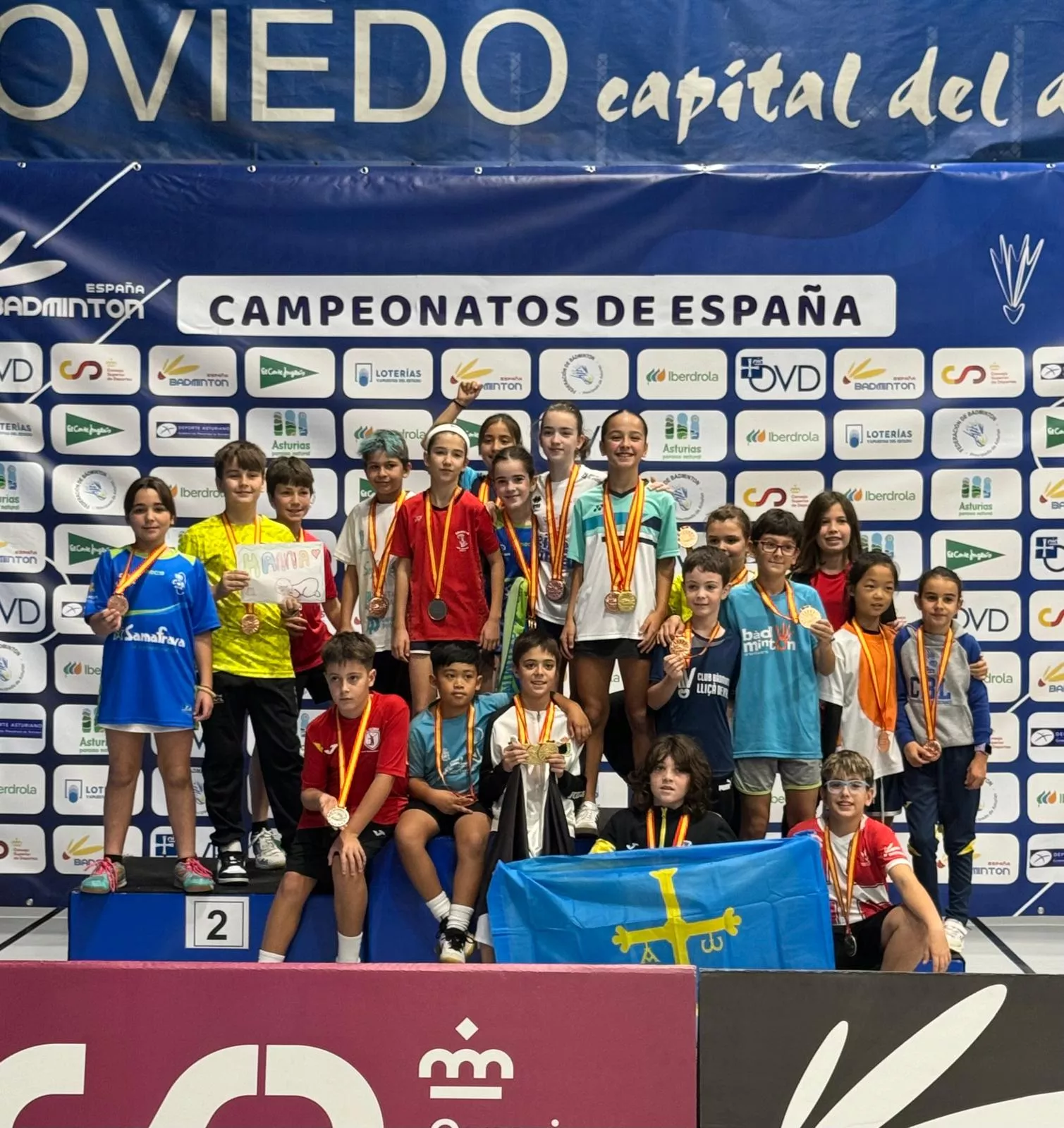 Podio Sub 11, con dedicatoria de Martín Coronas