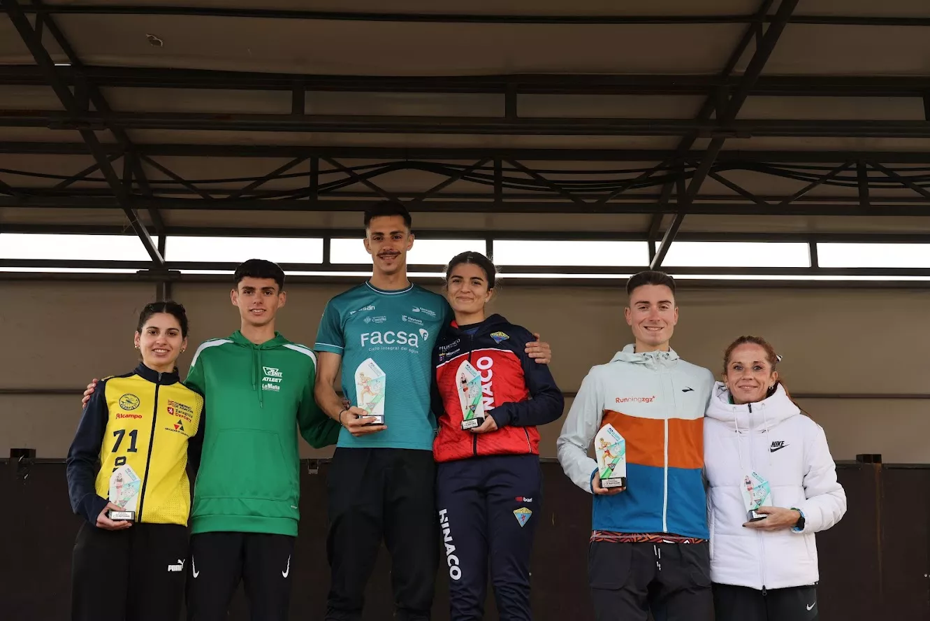 Jorge David Torre y Raquel de Francisco en lo más alto del podio