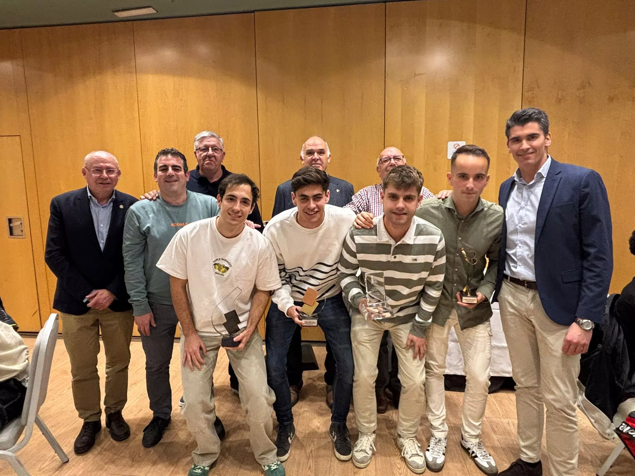 Los colegiados que lograron el ascenso la temporada pasada recibieron su homenaje.