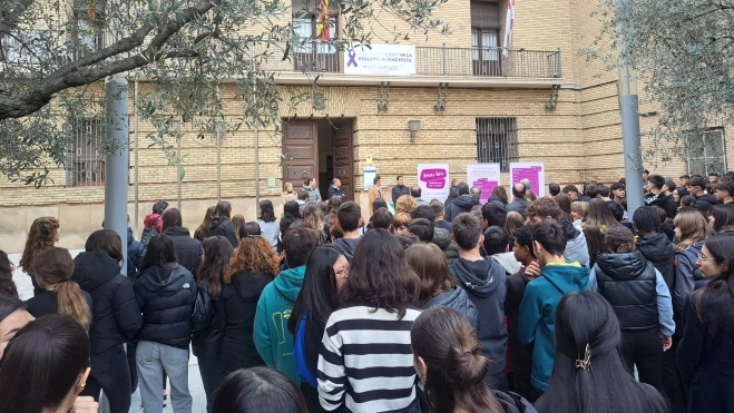 Acto en Barbastro en el Día Internacional contra la Violencia de Género. Acto en Barbastro en el Día Internacional contra la Violencia de Género.