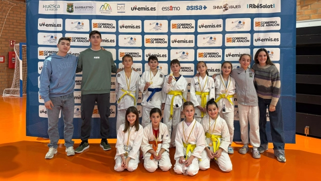 Alevines del Club Judo Huesca en el Campeonato de Aragón. Alevines del Club Judo Huesca en el Campeonato de Aragón.