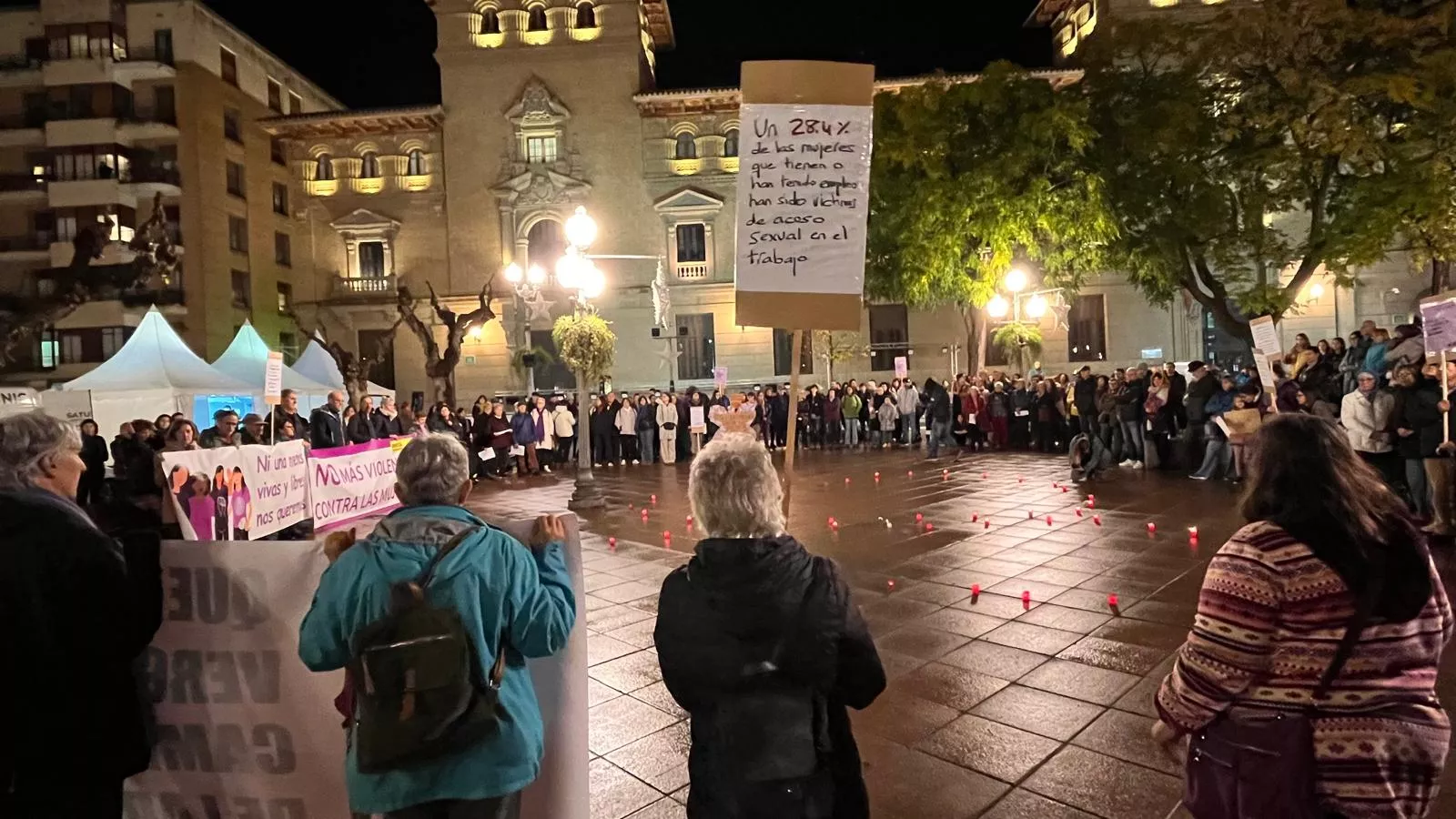 Concentración en Huesca en el Día Internacional para la Eliminación de la Violencia contra las Mujeres. Foto Mercedes Manterola