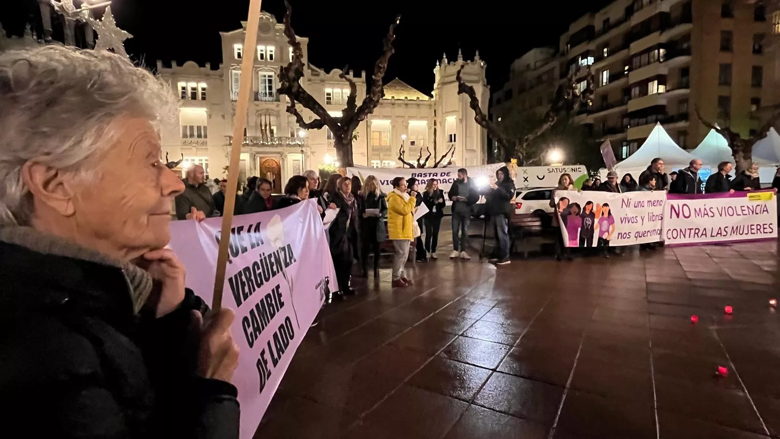 Concentración en Huesca en el Día Internacional para la Eliminación de la Violencia contra las Mujeres. Foto Mercedes Manterola