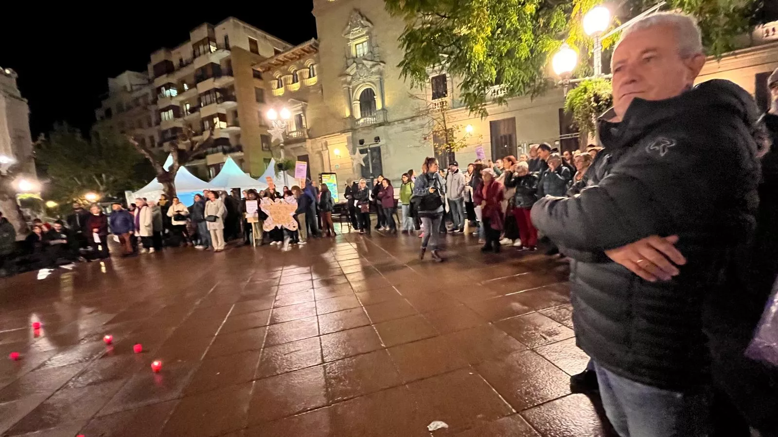 Concentración en Huesca en el Día Internacional para la Eliminación de la Violencia contra las Mujeres. Foto Mercedes Manterola