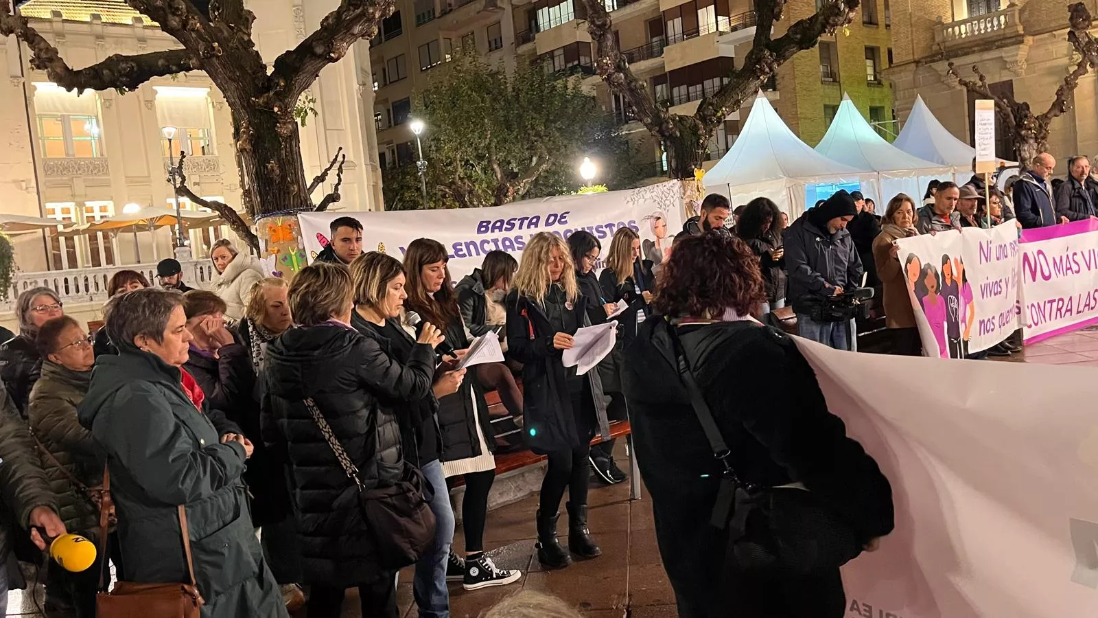 Concentración en Huesca en el Día Internacional para la Eliminación de la Violencia contra las Mujeres. Foto Mercedes Manterola
