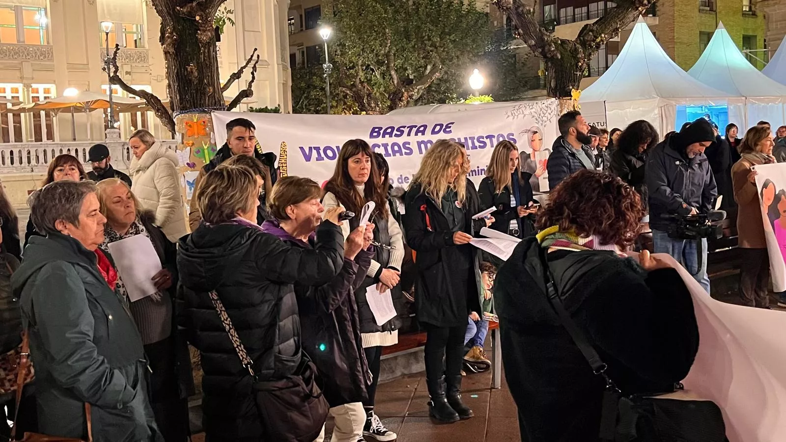 Concentración en Huesca en el Día Internacional para la Eliminación de la Violencia contra las Mujeres. Foto Mercedes Manterola