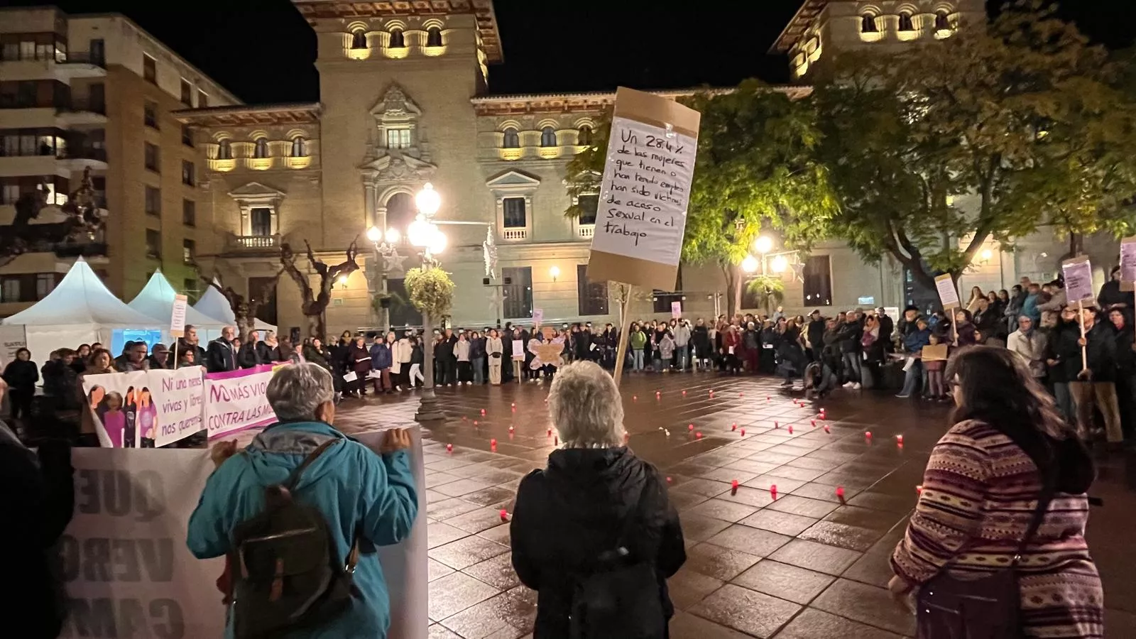 Concentración en Huesca en el Día Internacional para la Eliminación de la Violencia contra las Mujeres. Foto Mercedes Manterola