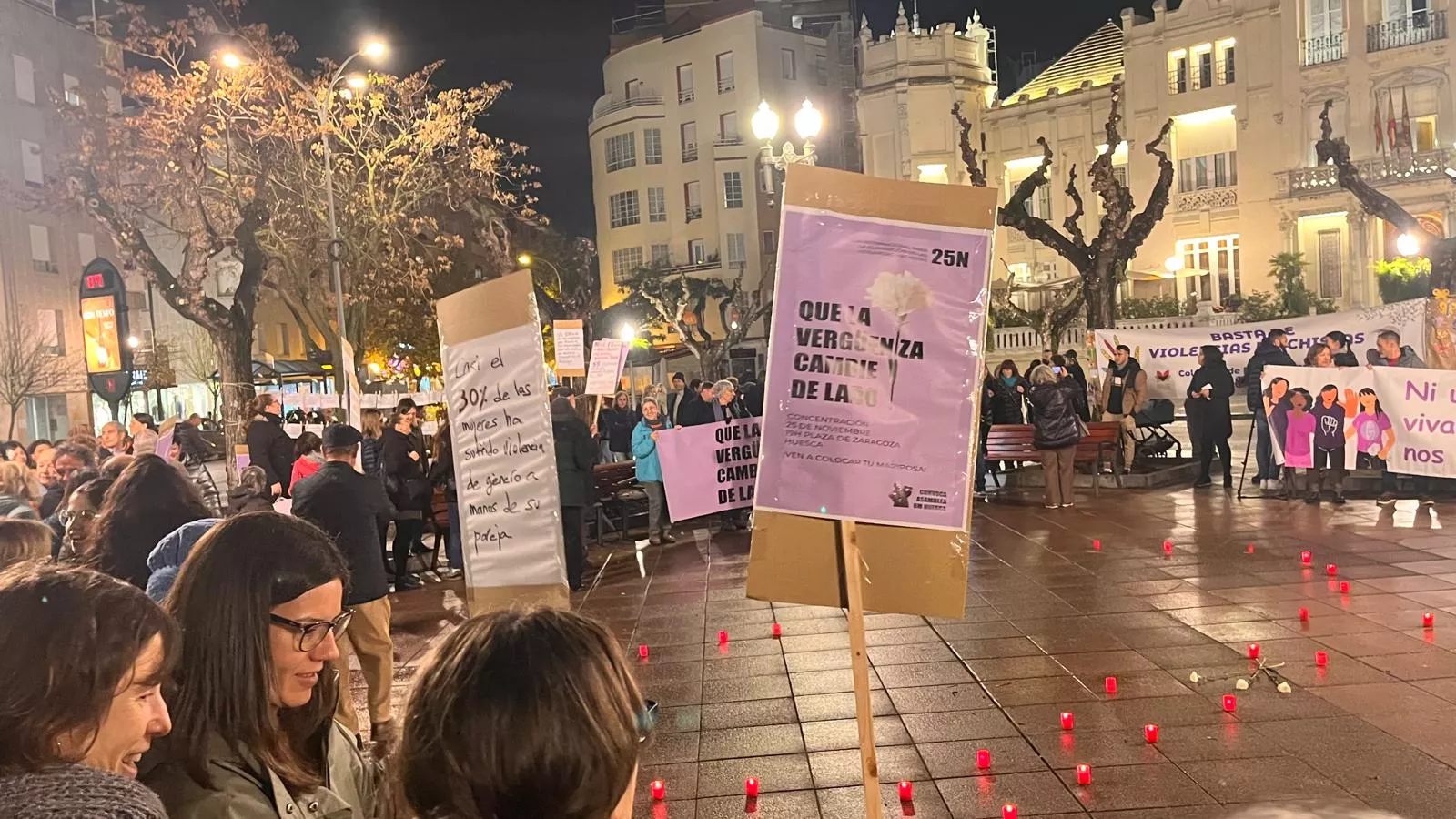Concentración en Huesca en el Día Internacional para la Eliminación de la Violencia contra las Mujeres. Foto Mercedes Manterola