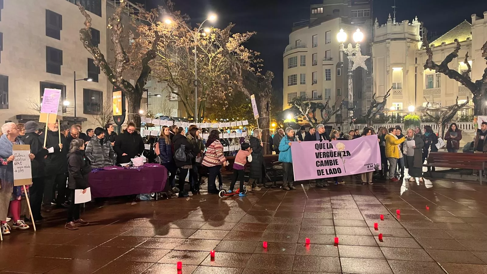Concentración en Huesca en el Día Internacional para la Eliminación de la Violencia contra las Mujeres. Foto Mercedes Manterola