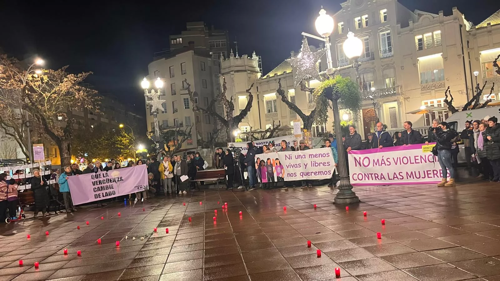 Concentración en Huesca en el Día Internacional para la Eliminación de la Violencia contra las Mujeres. Foto Mercedes Manterola