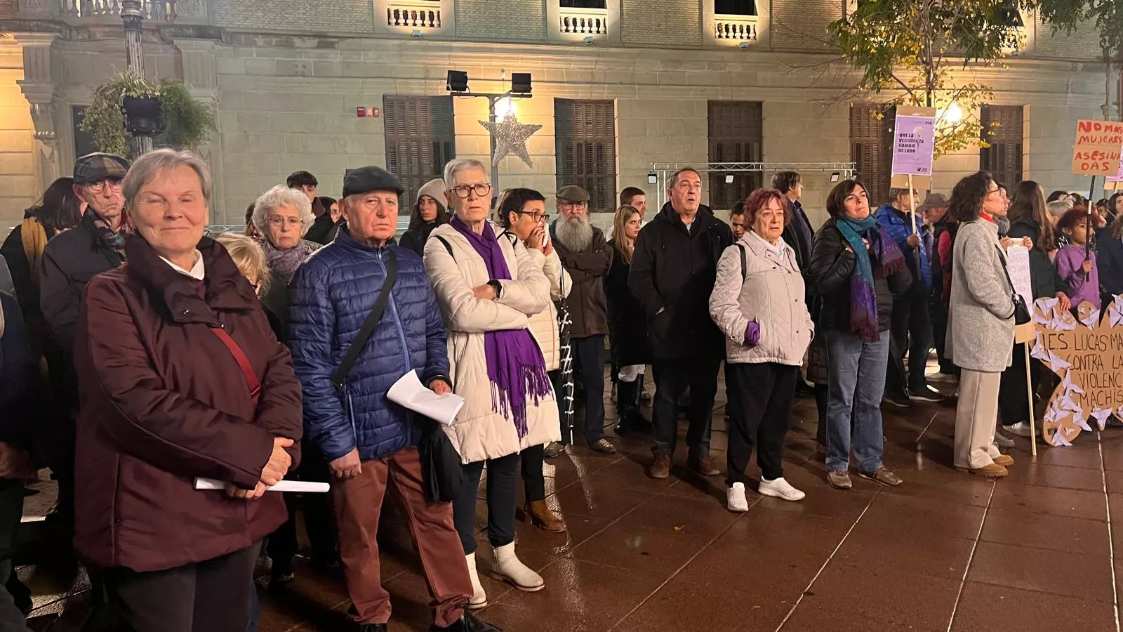 Concentración en Huesca en el Día Internacional para la Eliminación de la Violencia contra las Mujeres. Foto Mercedes Manterola