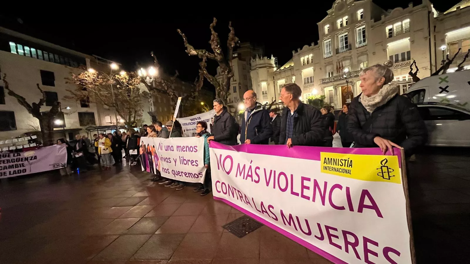 Concentración en Huesca en el Día Internacional para la Eliminación de la Violencia contra las Mujeres. Foto Mercedes Manterola