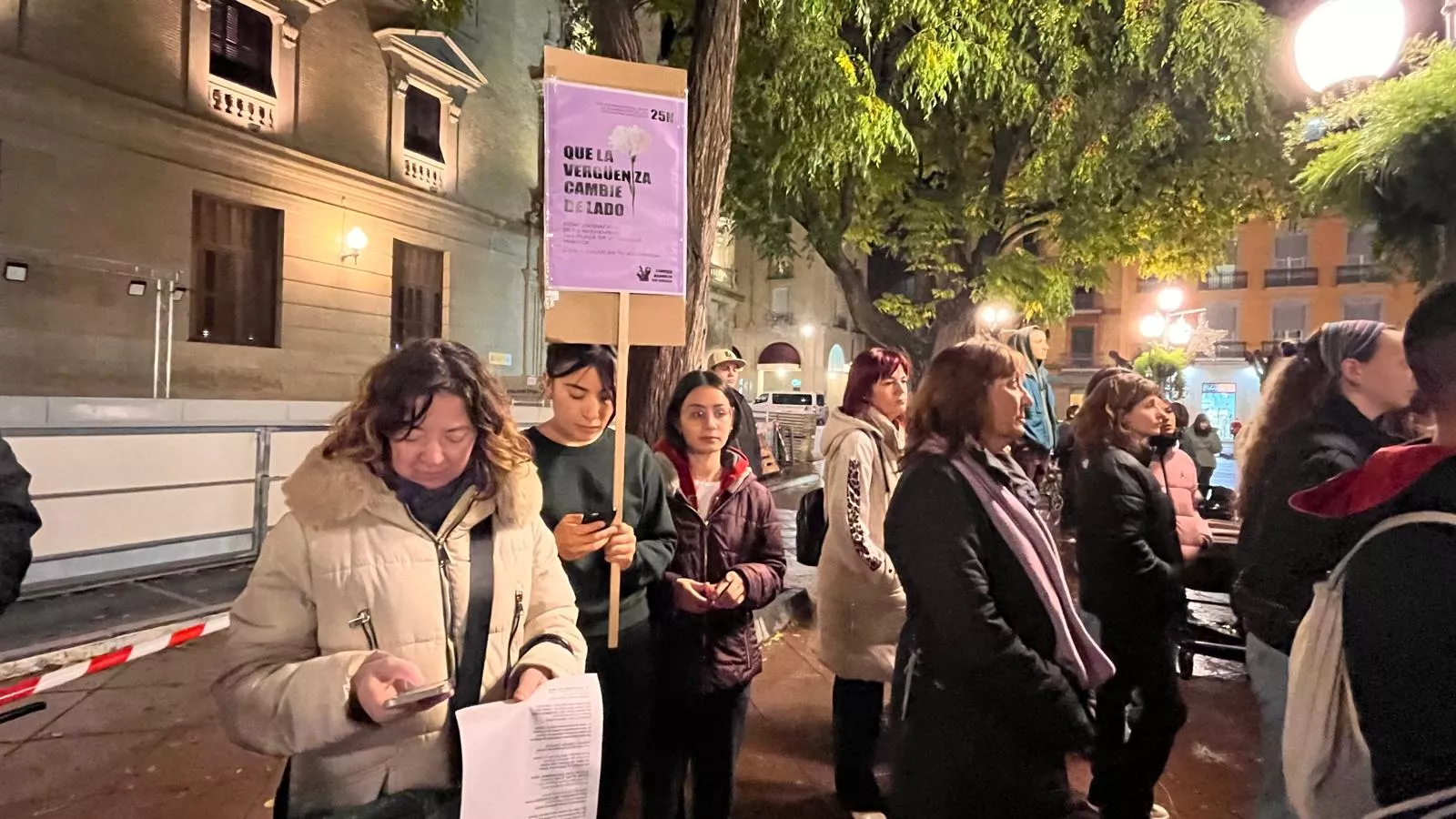 Concentración en Huesca en el Día Internacional para la Eliminación de la Violencia contra las Mujeres. Foto Mercedes Manterola