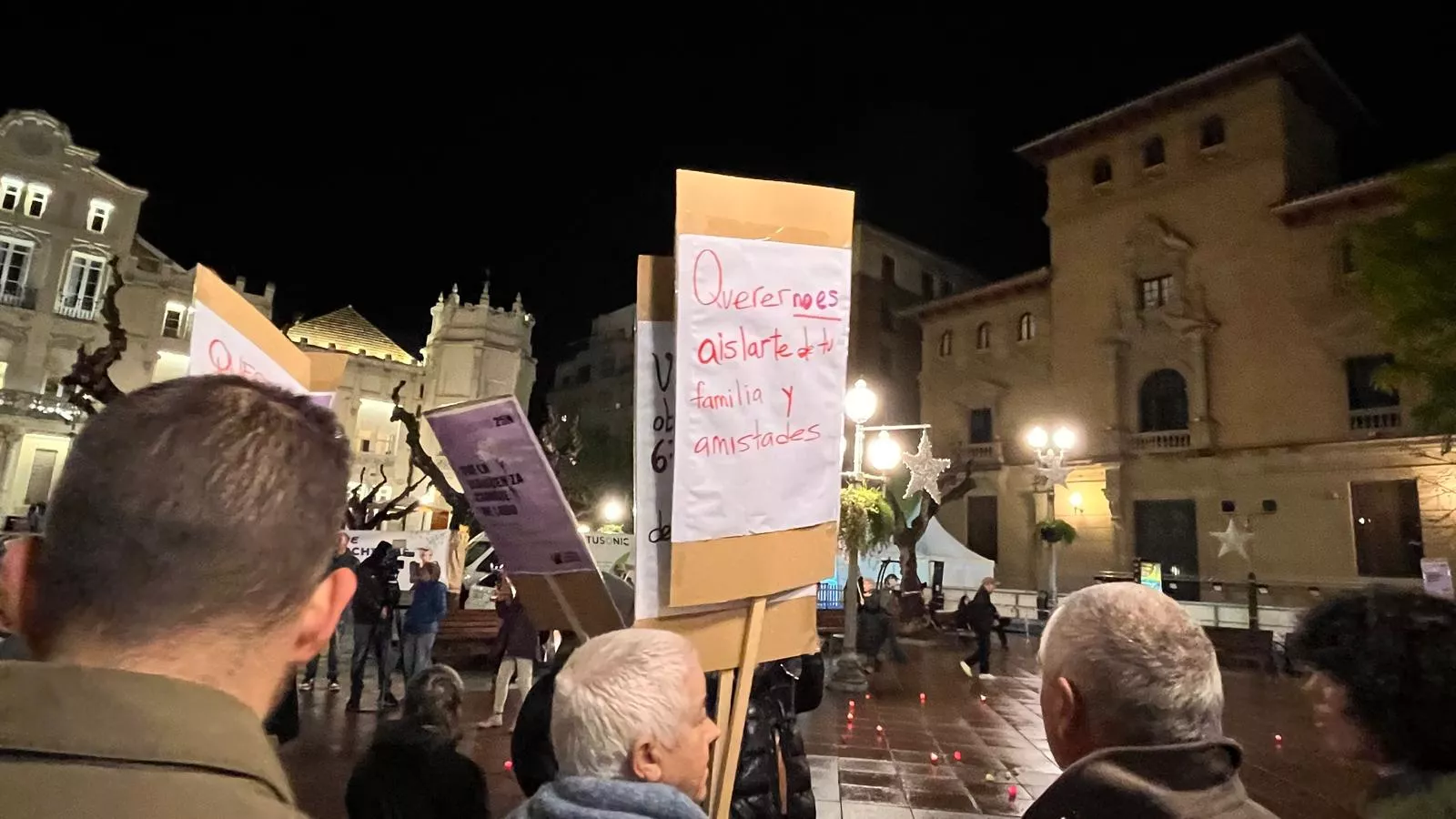 Concentración en Huesca en el Día Internacional para la Eliminación de la Violencia contra las Mujeres. Foto Mercedes Manterola