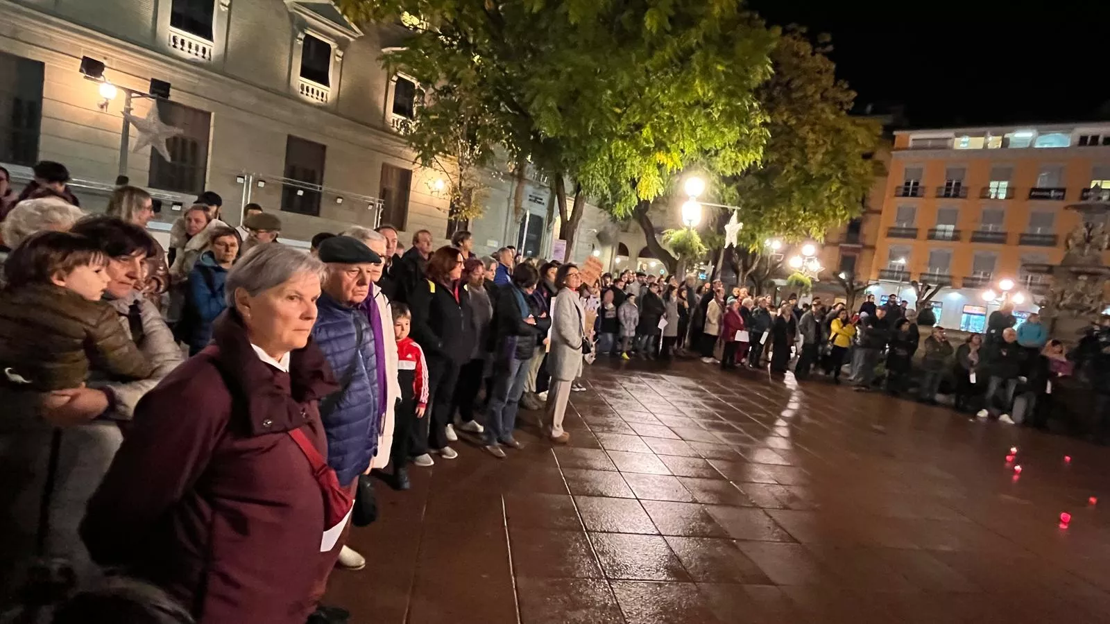 Concentración en Huesca en el Día Internacional para la Eliminación de la Violencia contra las Mujeres. Foto Mercedes Manterola