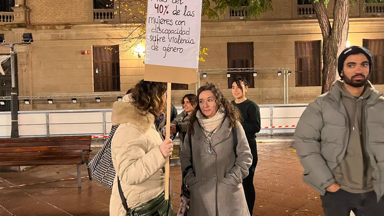 Concentración en Huesca en el Día Internacional para la Eliminación de la Violencia contra las Mujeres. Foto Mercedes Manterola