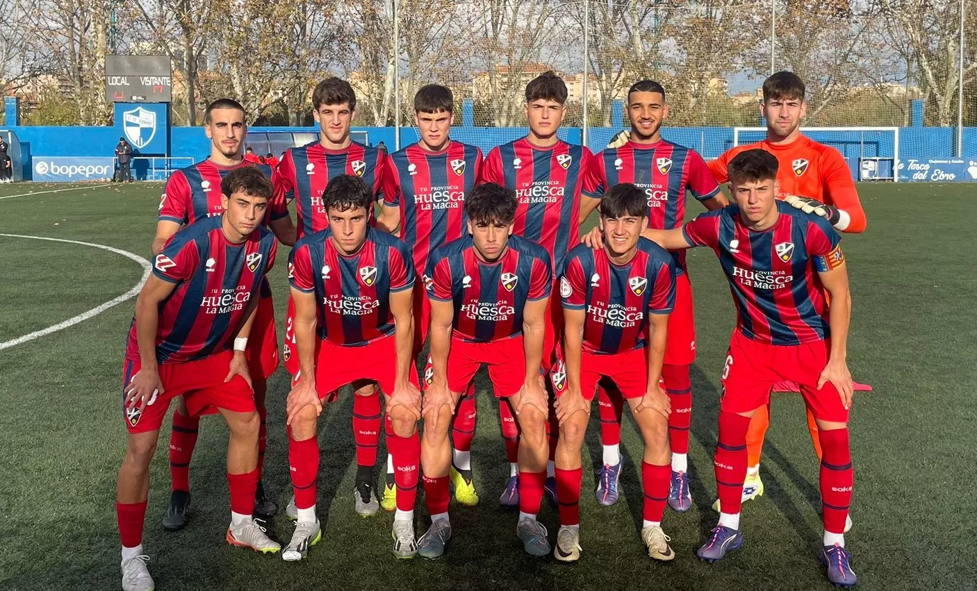 Once del Huesca B en su visita al Ebro. Íñigo Ros, entrenador del Huesca B: "Buscamos ser un equipo versátil, capaz de adaptarse a todo". 