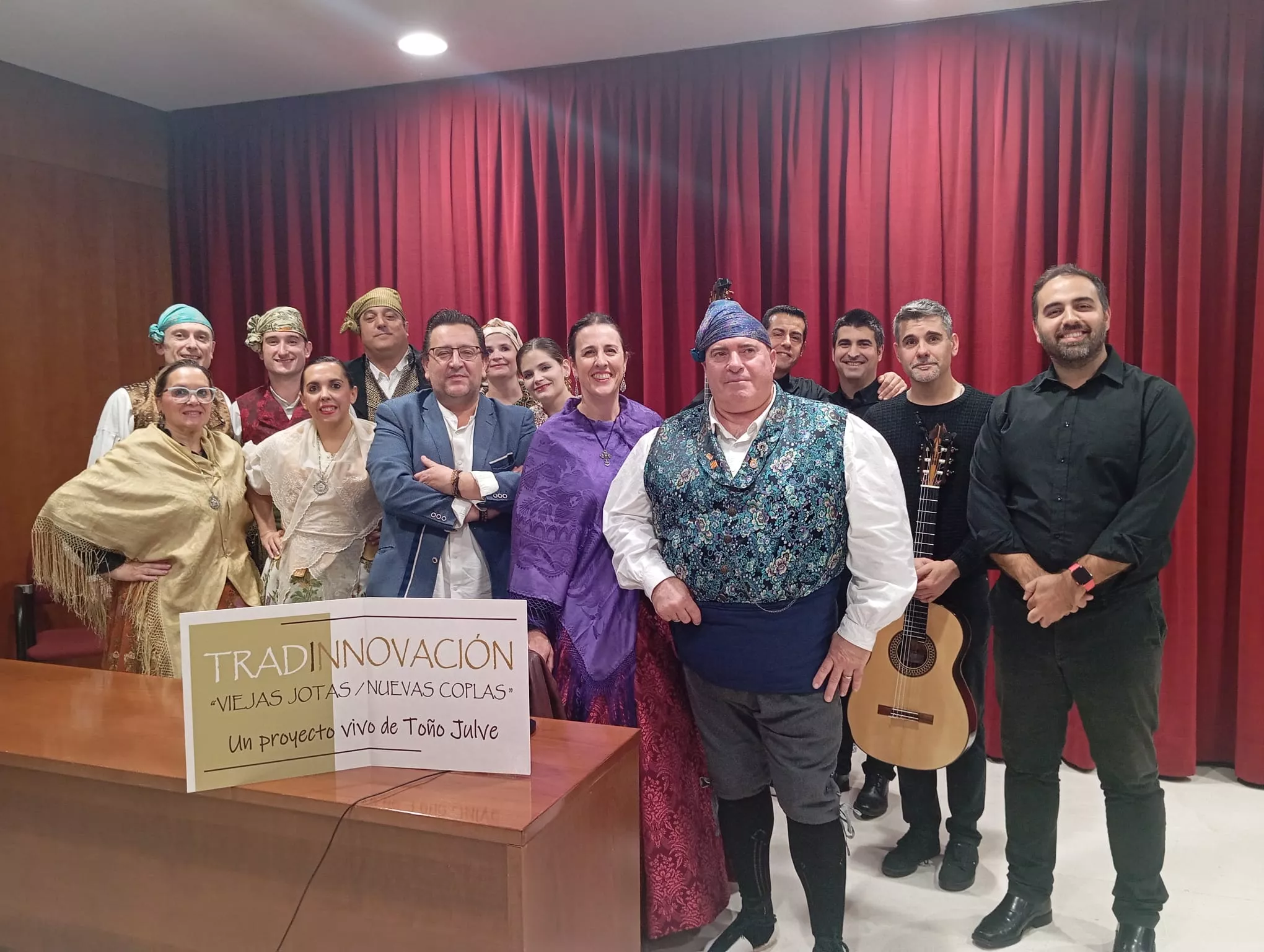 Toño Julve y su grupo, comprometido con la igualdad también en las letras de todas las jotas.