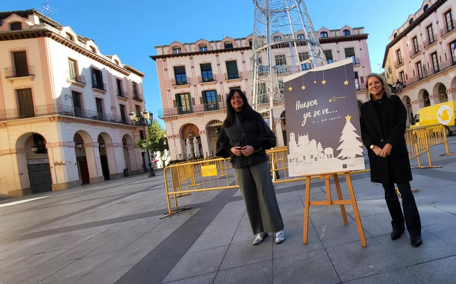 Lorena Orduna y Nuria Mur ha presentado los actos de la Navidad en Huesca.