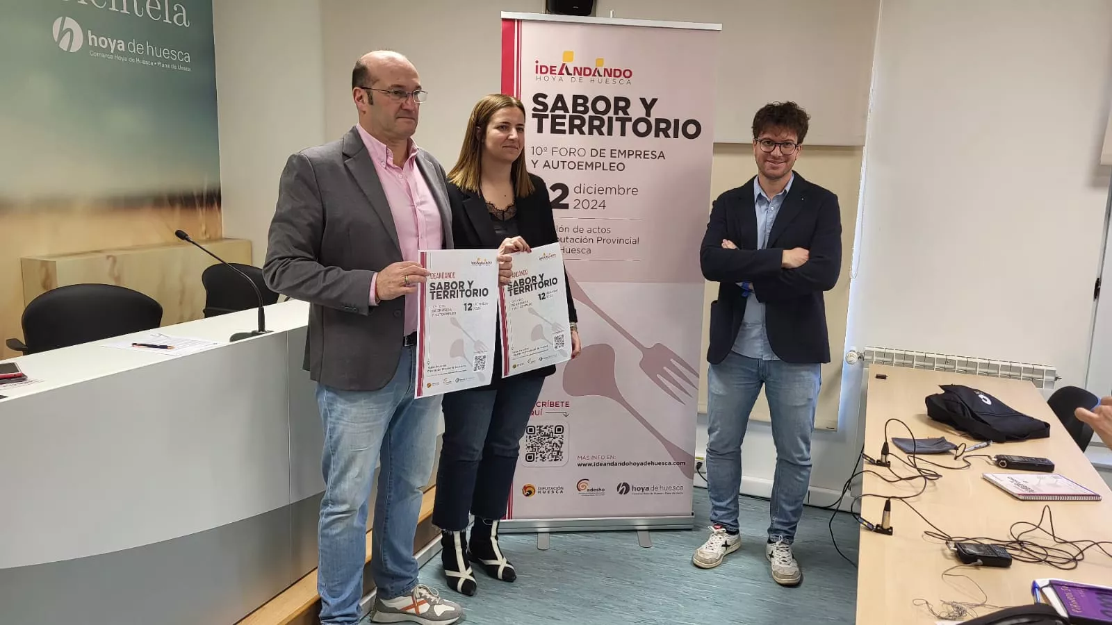 Miguel Ángel Torres, Mónica Soler y Chema Paraled en la presentación de Ideandando