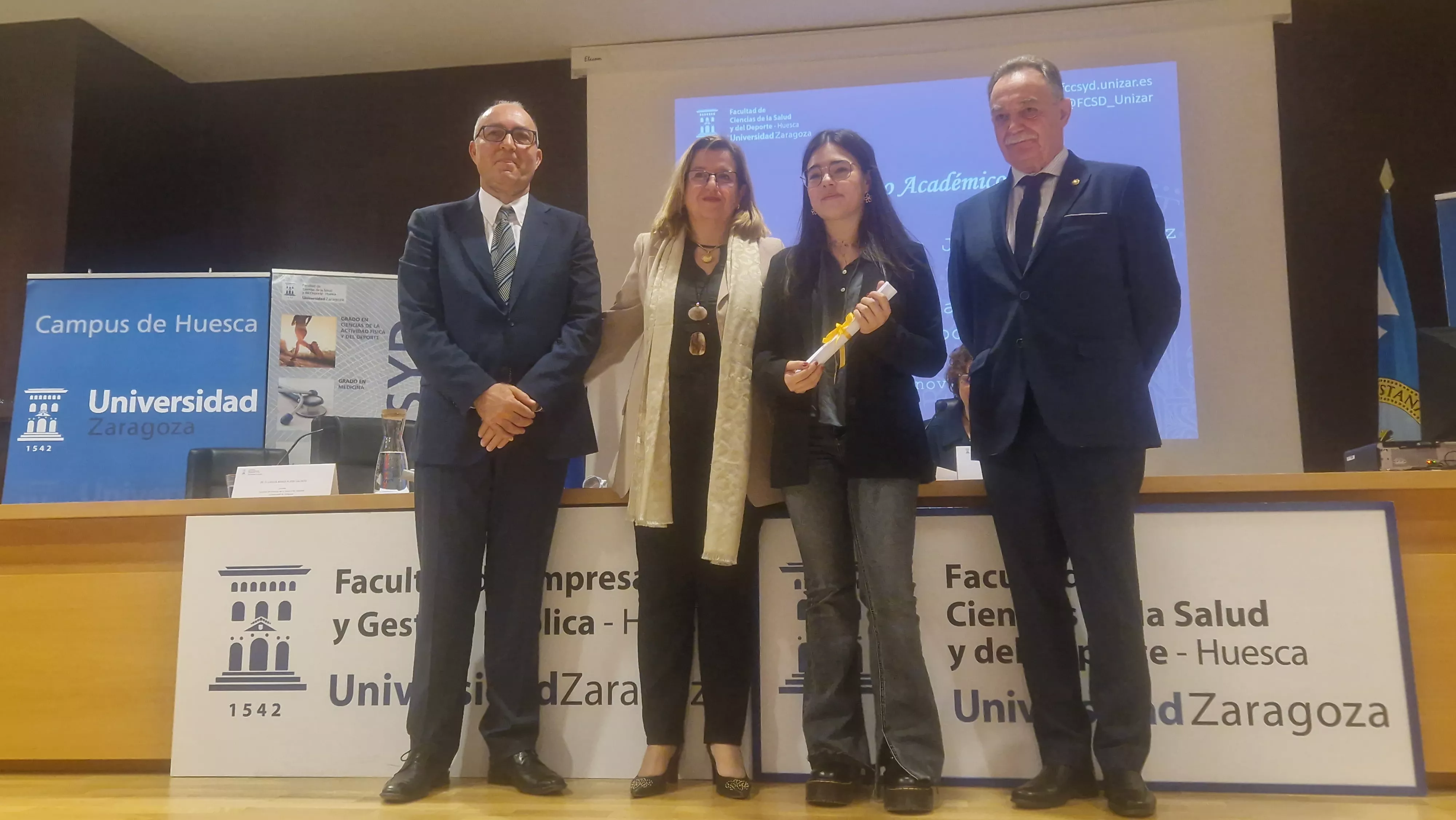 Fiesta de la Facultad de Ciencias de la Salud y el Deporte. Foto Myriam Martínez