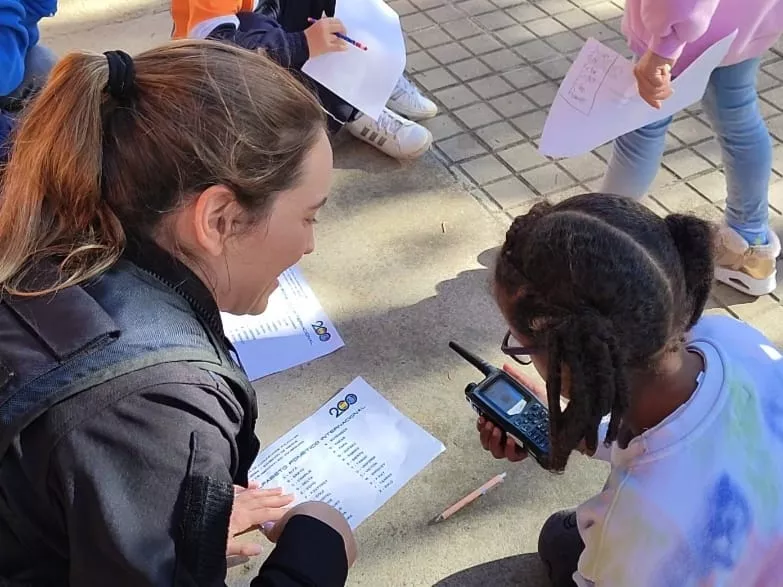 Exhibición de la Policía Nacional en el Colegio Escuelas Pías de Jaca.